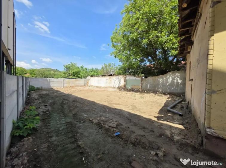 Casă cu 3 camere cu Teren 414 Mp în Central