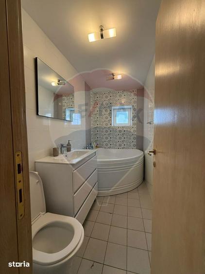 Apartament cu 3 camere, mobilat în Vitan