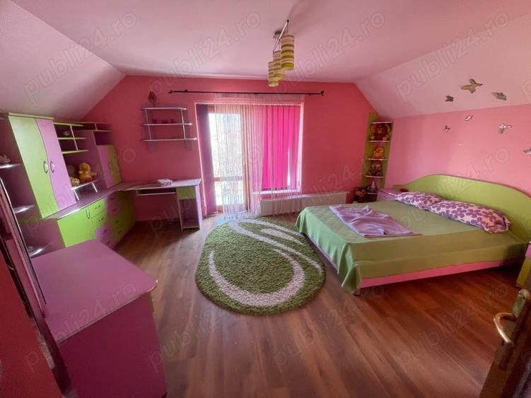 Casă cu 6 camere în Sebiș