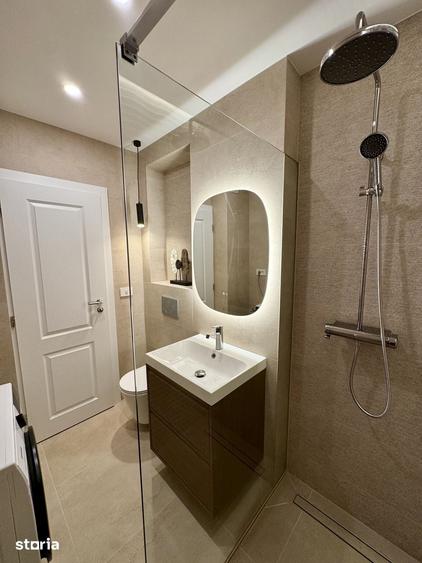 Apartament cu 3 camere decomandat în Intim