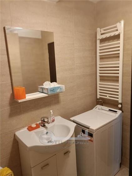 Apartament cu 2 camere semidecomandat, mobilat în Nicolina