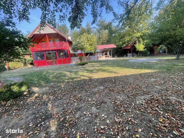 Casă cu 4 camere decomandat cu Teren 650 Mp în Central