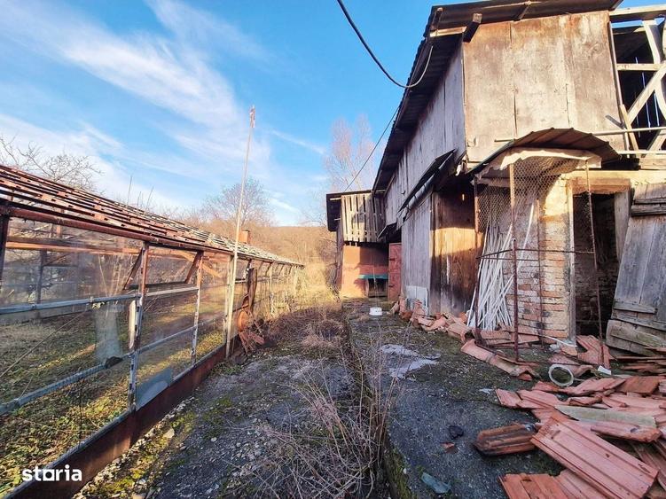 Casă cu 4 camere cu Teren 3581 Mp în Central