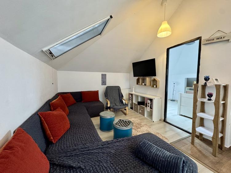Apartament cu 4 camere decomandat, mobilat în Florești