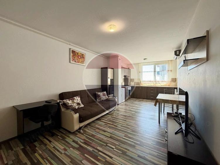 Apartament cu 2 camere decomandat în Intim