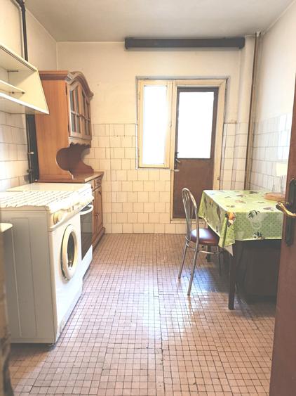 Apartament cu 4 camere decomandat în 13 Septembrie