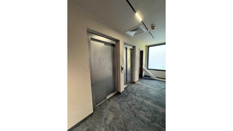 Hotel/Pensiune, de 2,930 mp, în P-ța Romană