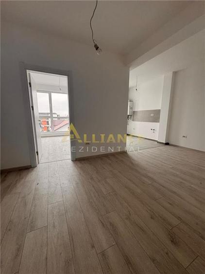 Apartament cu 3 camere nedecomandat în Central