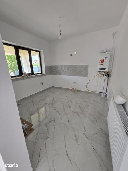 Casă cu 3 camere cu Teren 250 Mp în Central