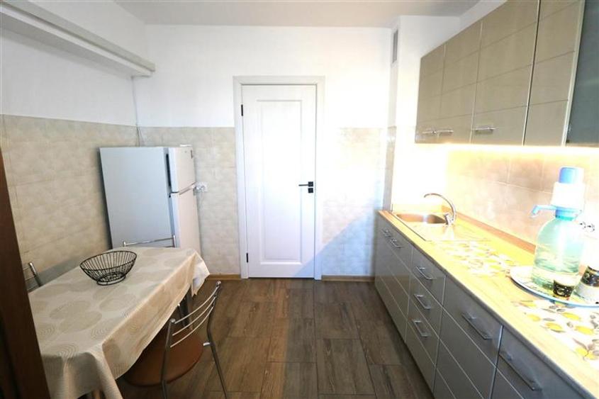 Apartament cu 3 camere decomandat în Circumvalațiunii