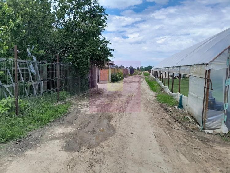 Casă cu 4 camere cu Teren 474 Mp în Vărăști