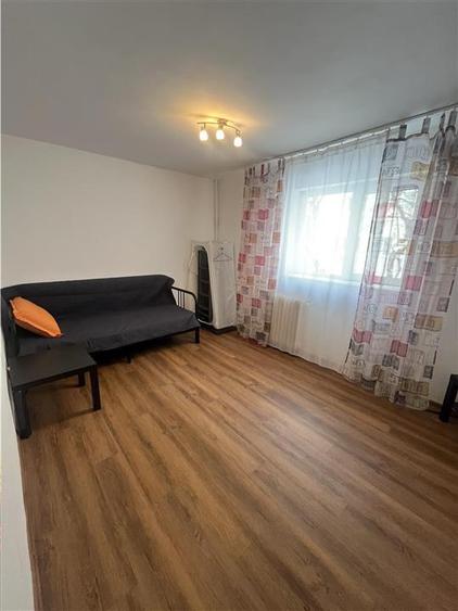 Garsonieră decomandată, mobilată în Tei