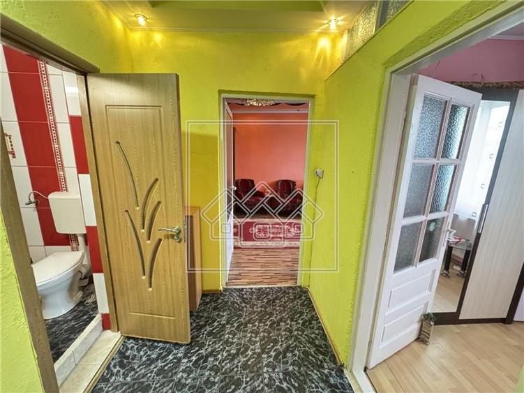 Apartament cu 2 camere decomandat în Terezian