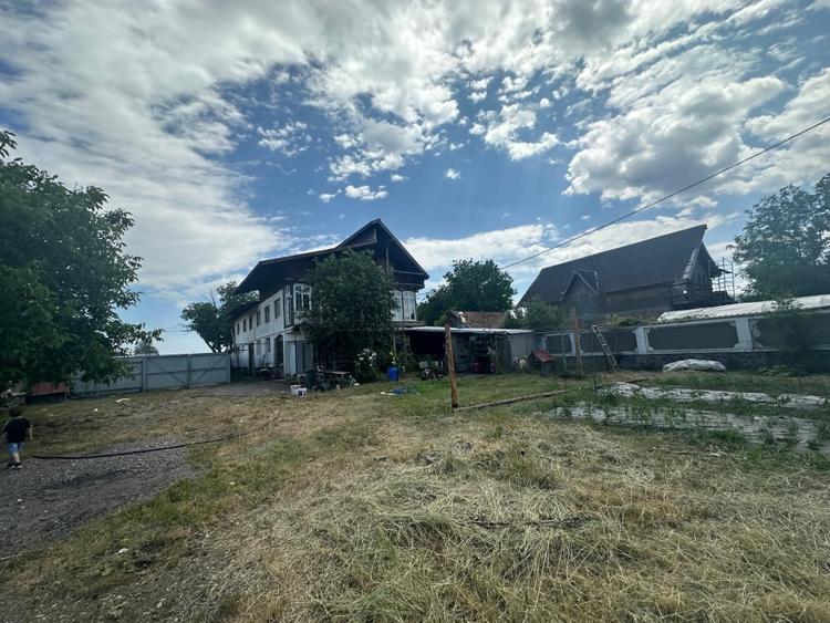 Spațiu comercial, de 300 mp, în Stupini