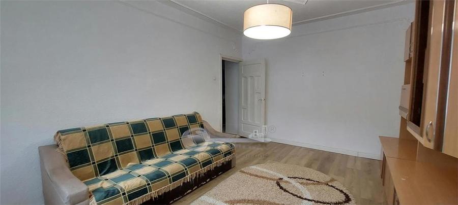 Apartament cu 3 camere decomandat în Dancu