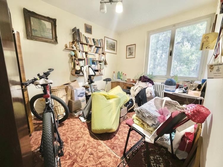 Apartament cu 3 camere semidecomandat în 7 Noiembrie