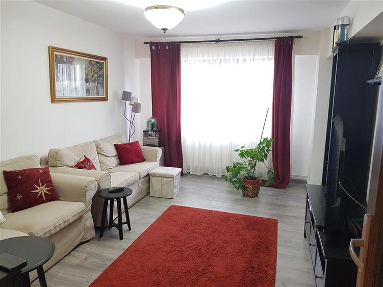 Partial Mobilat - Utilat 3 camere, zona Bariera,etaj 6 - 1
