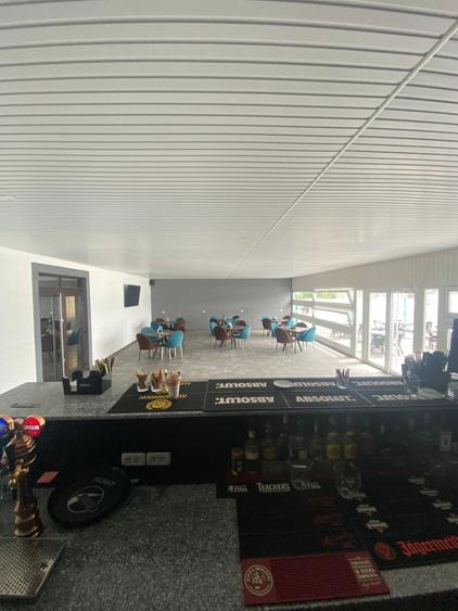 Complex Comercial de Lux –  3 Vile, Salon Evenimente și 2 Piscine - 15