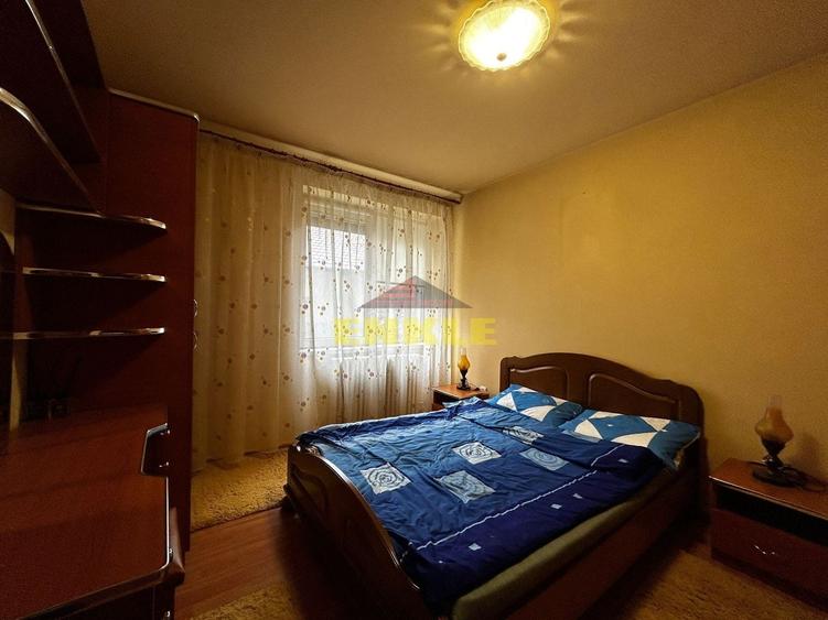 De inchiriat apartament cu 3 camere, zona Bulevard - 7