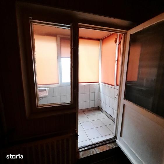 Apartament cu 4 camere în Berceni