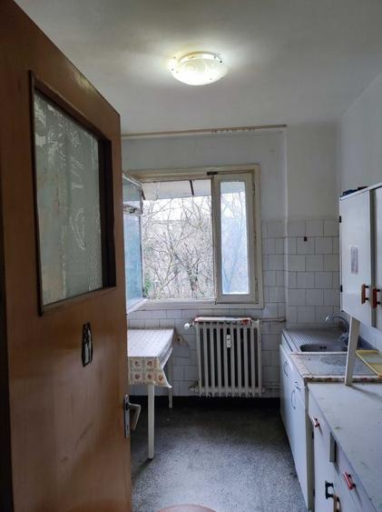 Apartament 4 camere. Zona Covasna. Intre Bld. Obregia si Bld. Brancoveanu. - 4
