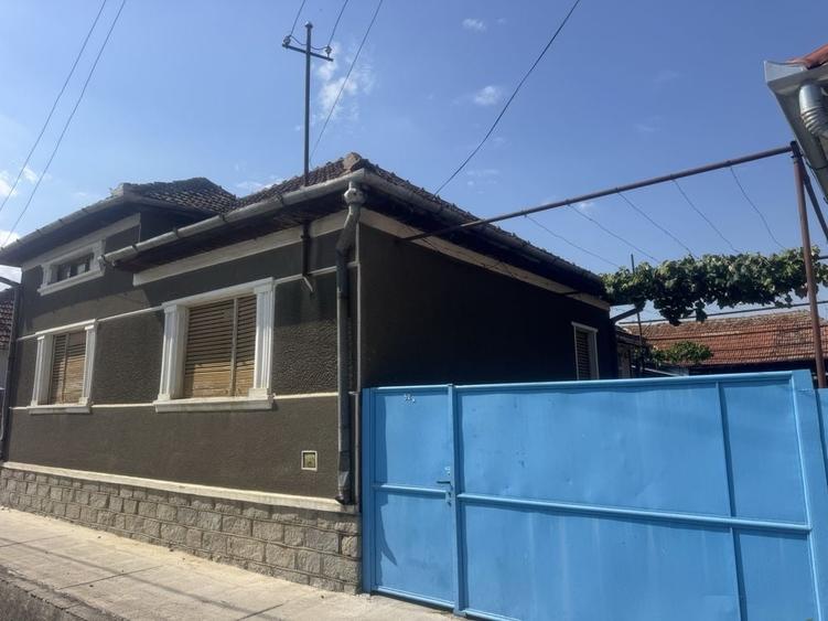 Casă cu 4 camere în Tinca