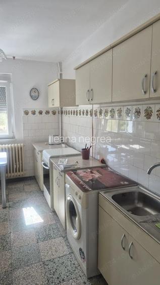 Apartament 3 cam. pentru INCHIRIERE Apartament 3 cam. pentru INCHIRIERE