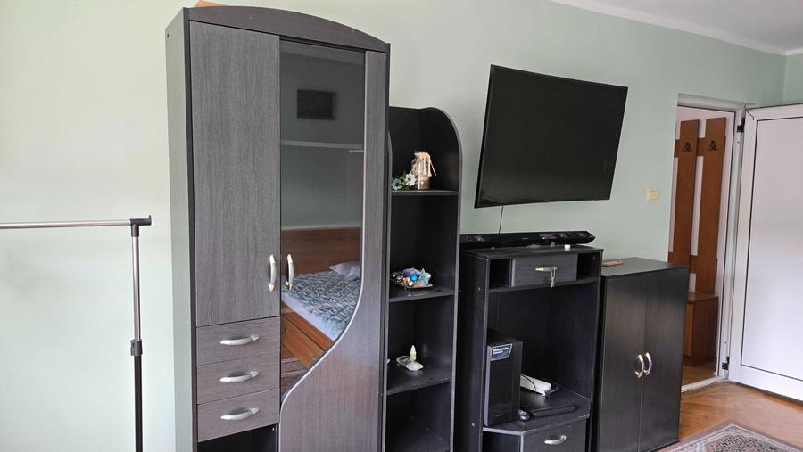 Proprietar,inchiriez apartament doua camere decomandat - 1