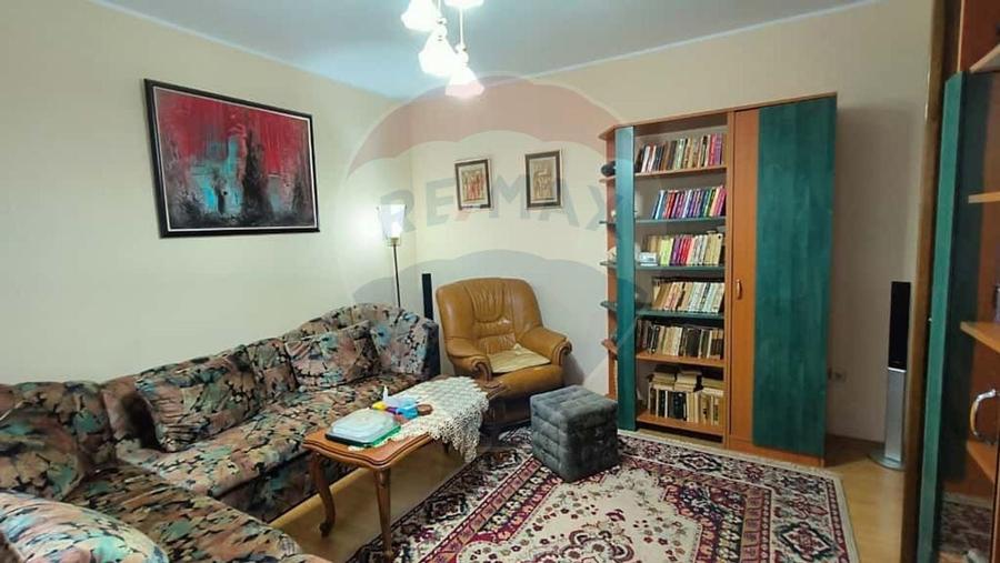 Casa cu piscina de vanzare in zona Piata Centrala Galati - 9