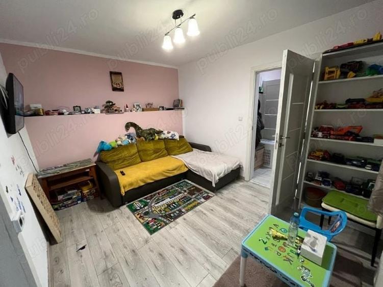 VAND CASA LA PRET DE APARTAMENT, ZONA LAZARET - 1