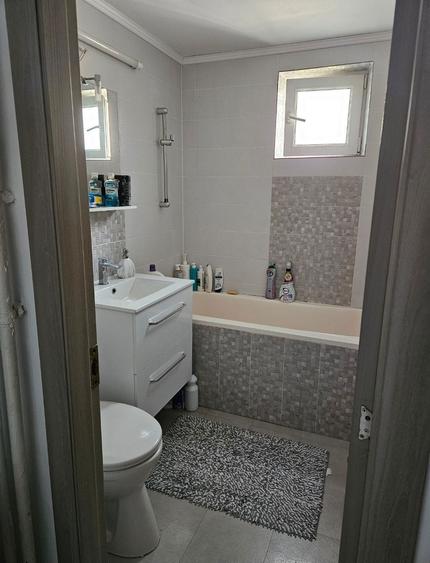 Inchiriez apartament cu 3 camere - 2