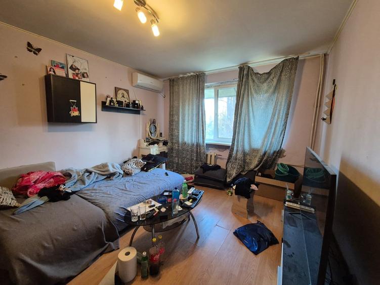 OCAZIE, GARA-PARC 2 CAMERE DECOMANDAT, ETAJ 1, LIBER, GAZE LA USA, PRET 83.900 E - 1