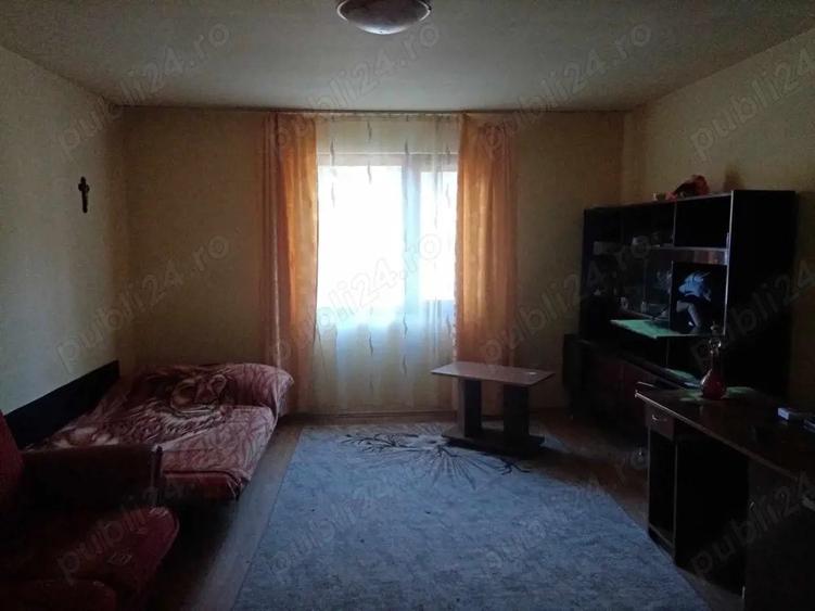 Casa complet renovata ?i utilata Varzarii de Jos (2 km de Va?cau) + Teren agricol inclus - 6