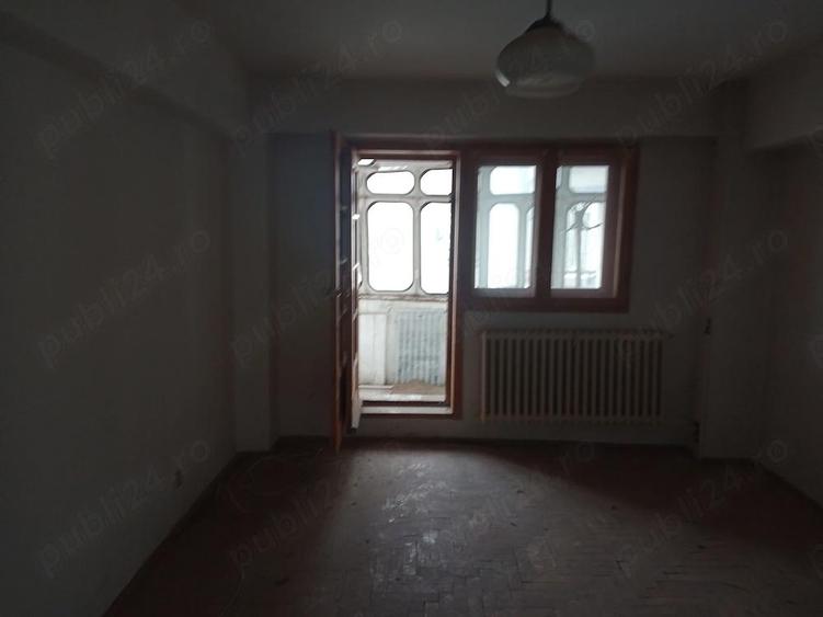 Vand apartament 2 camere in Pascani,zona deal,str.Gradinitei,vizavi de Catedrala - 3