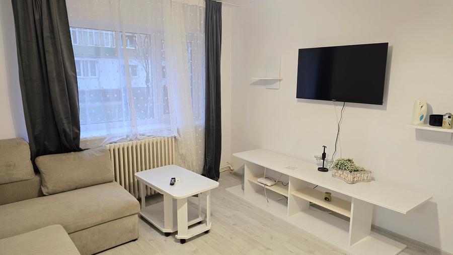 Vand apartament cu 2 camere in Deva, zona Al. Muncii, parter, mobilat, utilat - 1