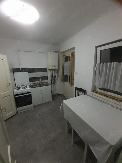 Proprietar inchiroez ap.1 camera - 4