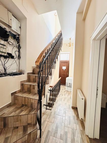 Unirii / Vila Exclusivistă Birouri - Notariat / 8 Birouri si Parcare 5 Locuri - 8