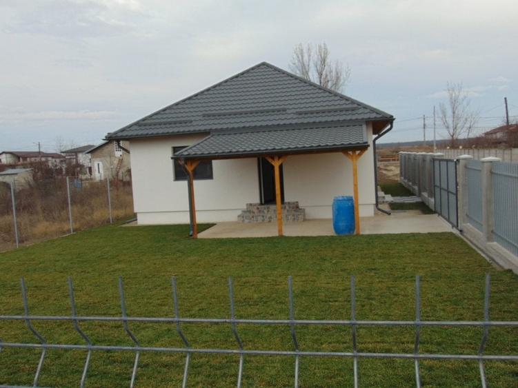 FARA COMISIOANE casa cu 4 camere 2 bai PARTER cu placa pod terasa merita vazuta - 8