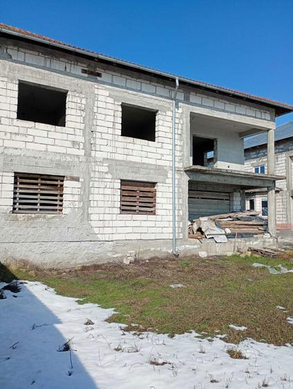 Casa de vanzare cu etaj si mansaeda. - 1
