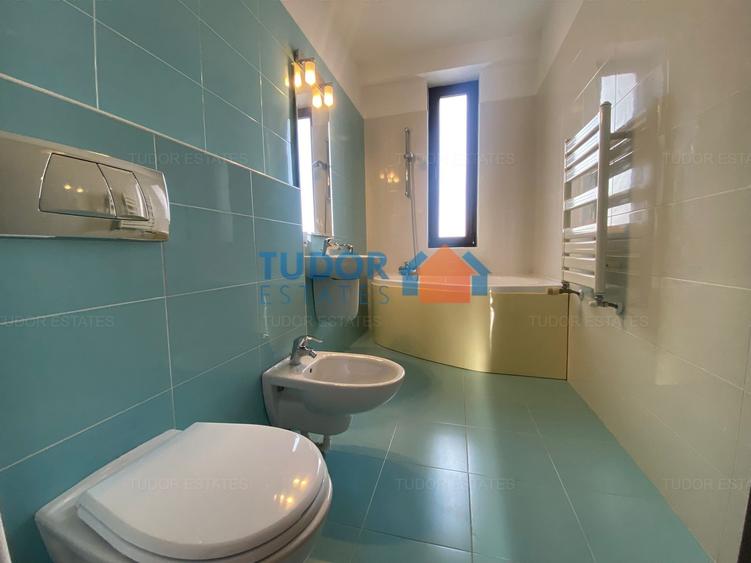 Apartament cu 4 camere semidecomandat în Floreasca