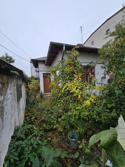 CASĂ DE VÂNZARE CU 3 CAMERE IN ZONA BUCUREȘTI-NOI -PARCUL BAZILESCU SEC.1 - 1