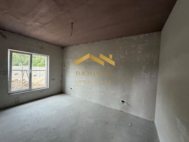 Duplex cu 3 camere cu Canalizare în Sânmihaiu Român