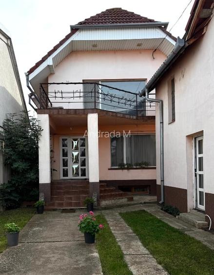 Casa spatioasa D+P+M cu garaj locuibil, zona Iosia Casa spatioasa D+P+M cu garaj locuibil, zona Iosia