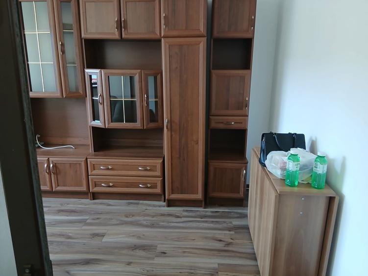 Inchiriez apartament cu o camera situat in bloc de apartamente. - 2
