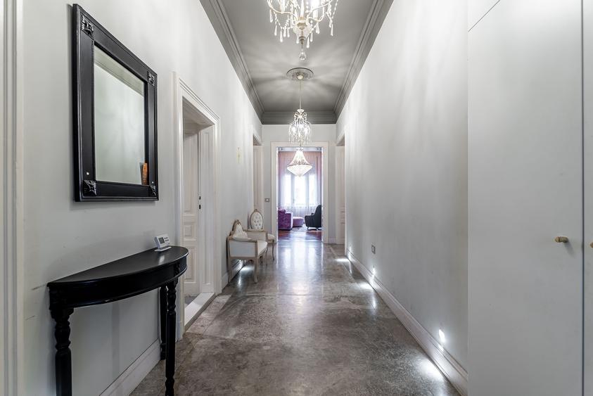 Apartament spatios cu 3 camere de LUX pe Metianu Comision 0 - 1