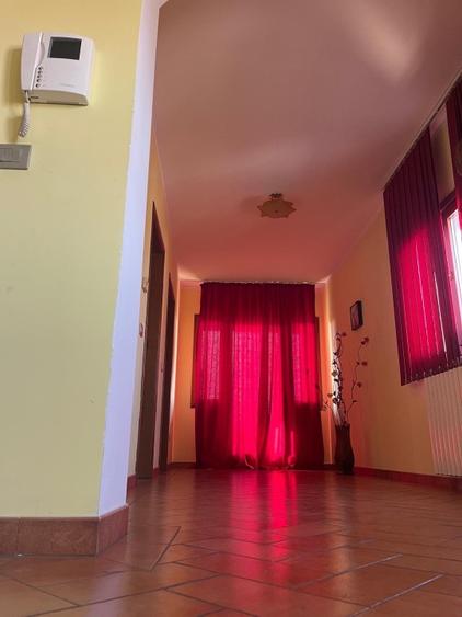 Casă de vânzare cu etaj  - 7