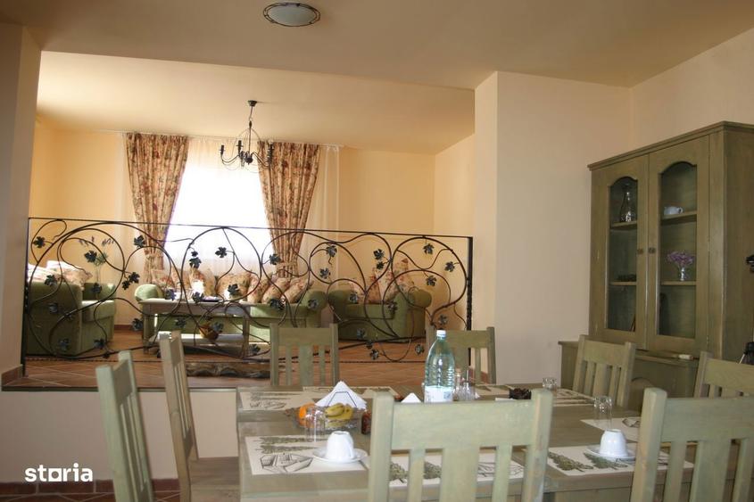 Pensiune de Vanzare in Moeciu de Sus - 13 Camere - pe Malul Raului - 5