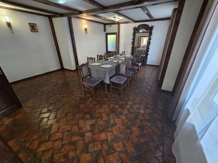 Spațiu comercial, de 230 mp, în Periferie