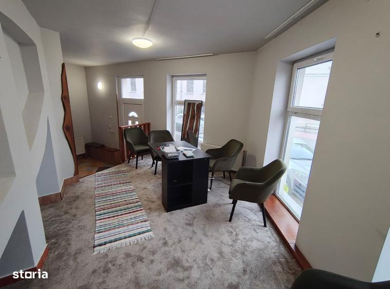 Spatiu comercial / Birou, Bolyai ,central 30 mp, acces stradal - 1