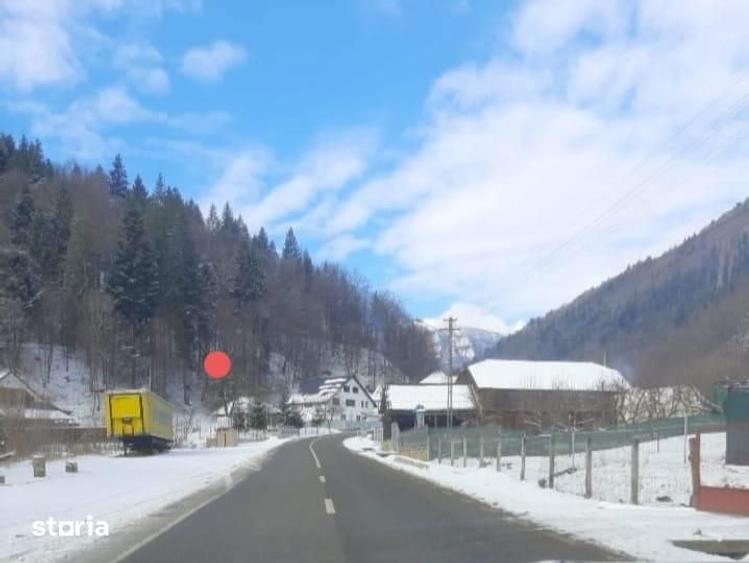Casa din lemn si teren intravilan, Izvorul Muntelui, Neamt - 7